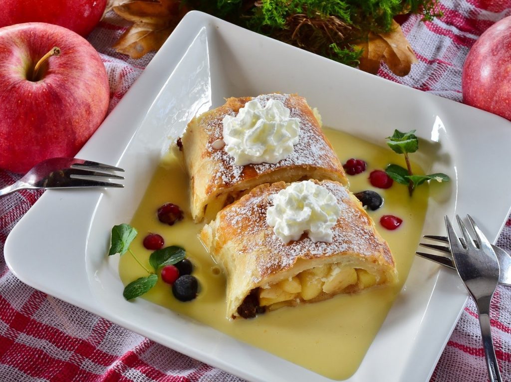 apple strudel in Vienna