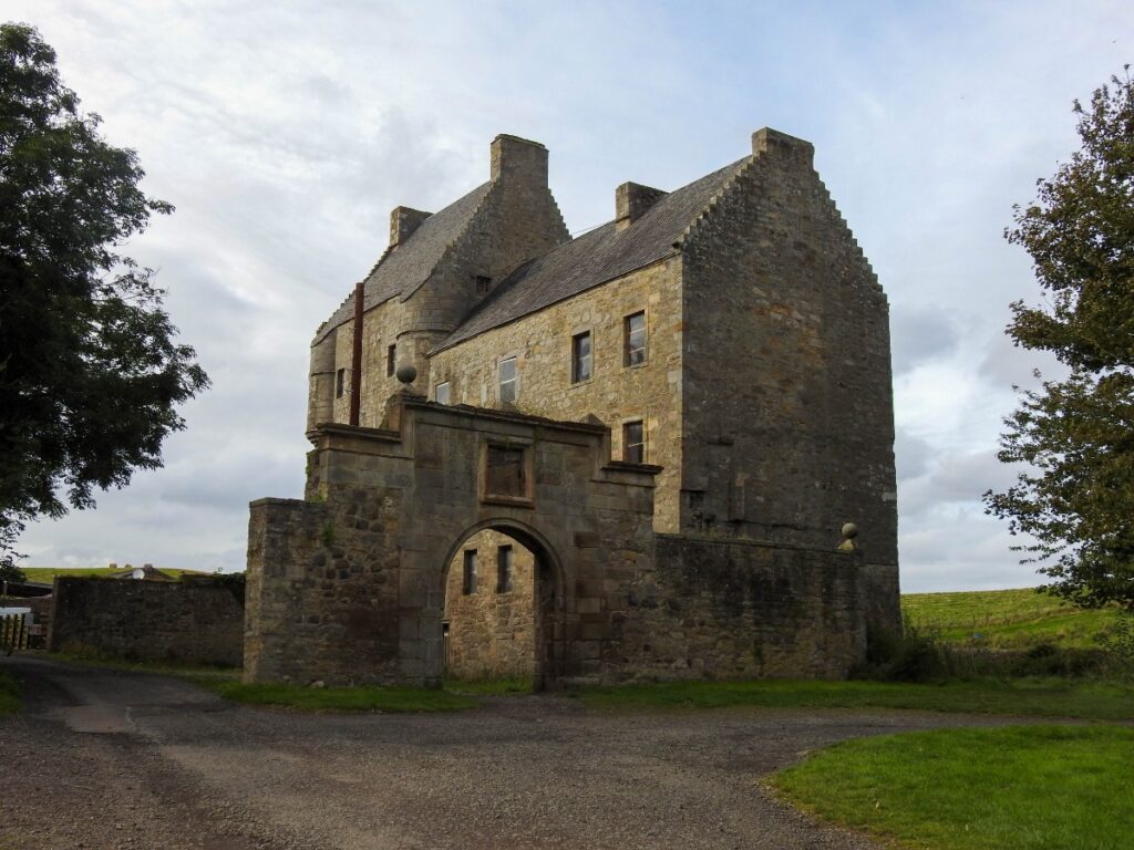 Midhope Castle, the real Lallybroch — standing at this gateway is one of those travel moments that stops you completely, even if you can't fully explain why